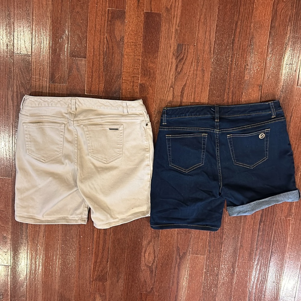 Michael Kors women’s short bundle - Picture 2 of 9